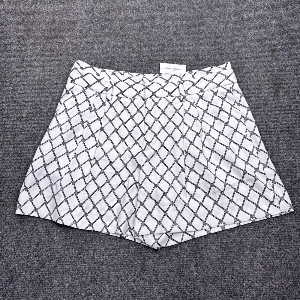 NWT Banana Republic Shorts Womens Size 4 White Patterned Paperbag Boho